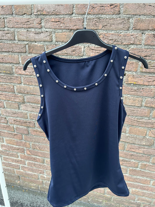 Studs top